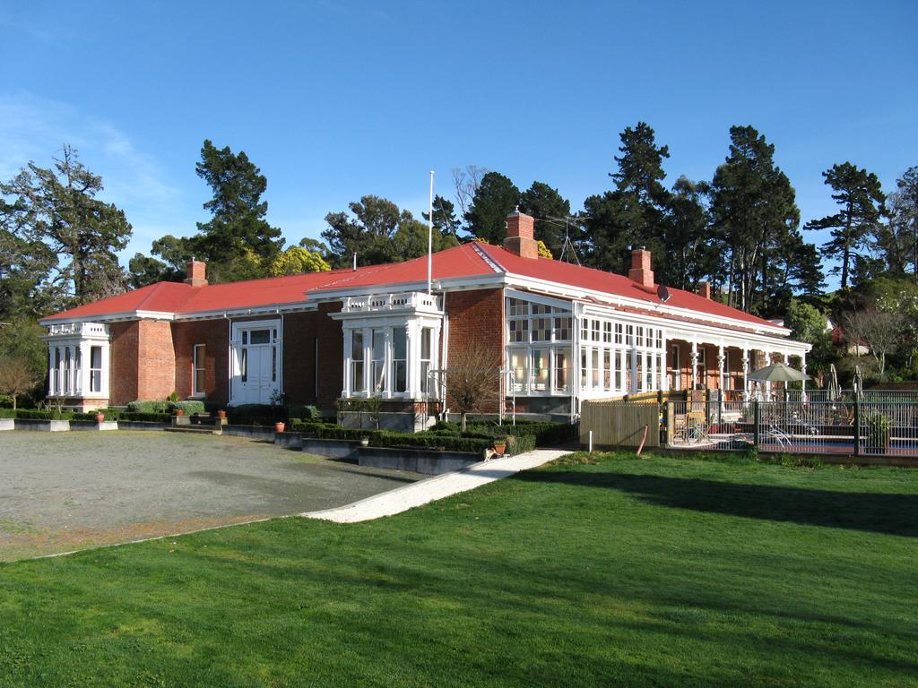Ugbrooke Country Estate Hotel Lower Dashwood Екстериор снимка